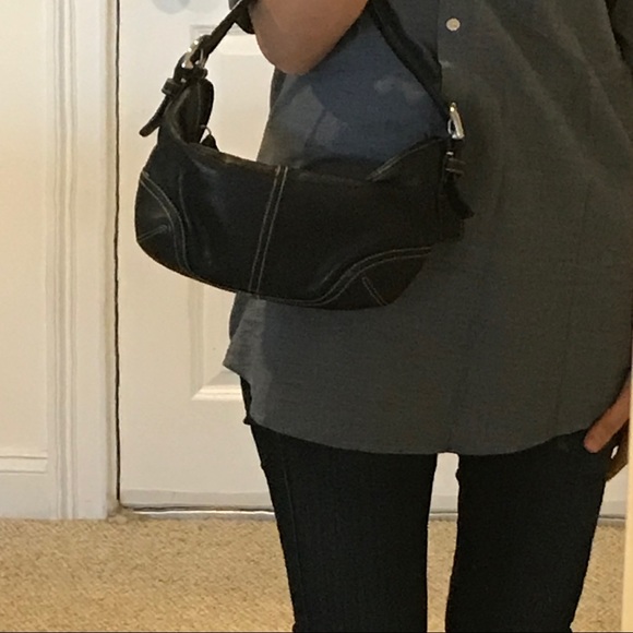 Coach Handbag - Genuine Black Leather - Picture 2 of 6